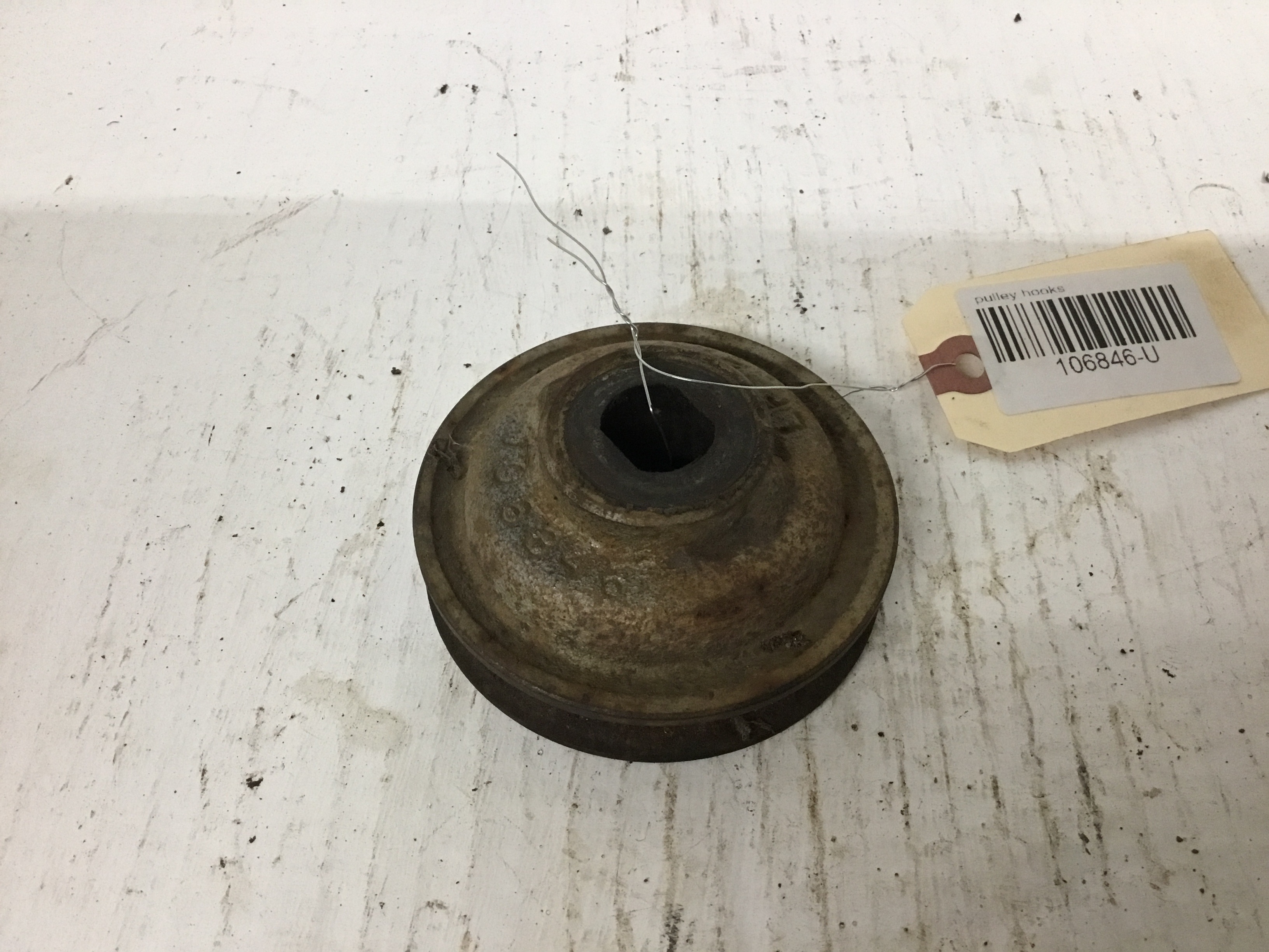 End pulley 42" deck 3 3/8" od and double D center  5877