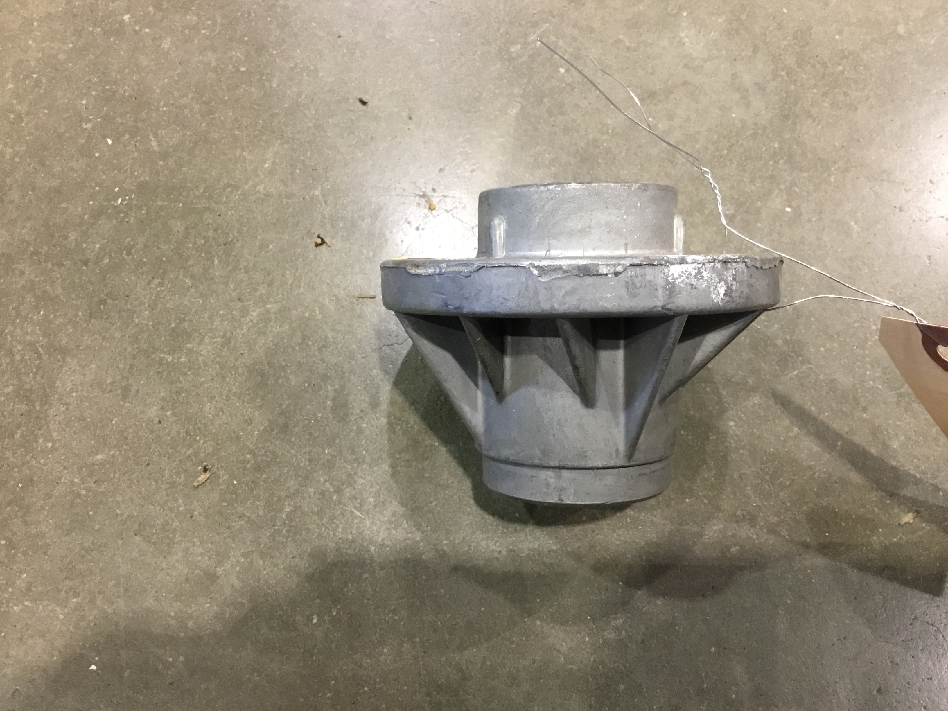 Spindle housing aluminum 2.5' high usd on 36' rear discharge decks 5/8 and
