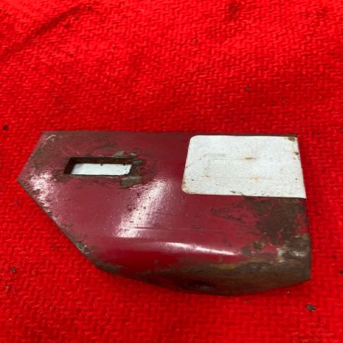 Bracket hood pivot R.H.