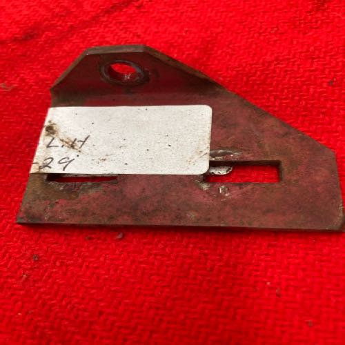 Bracket hood pivot