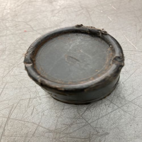 Center cap plastic flat black size 1 1/2 ID