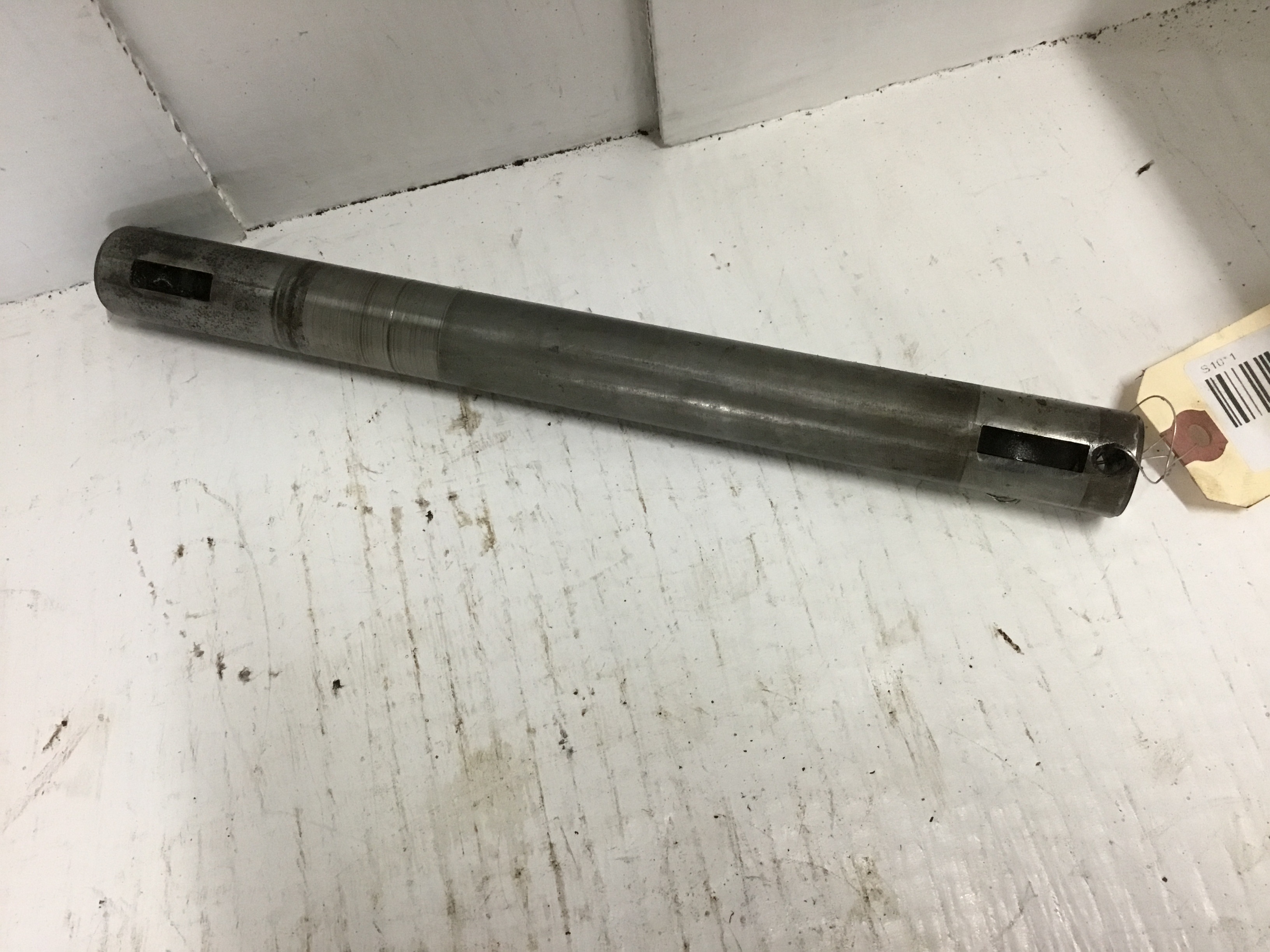 1' axle shaft with woodruff key way on both