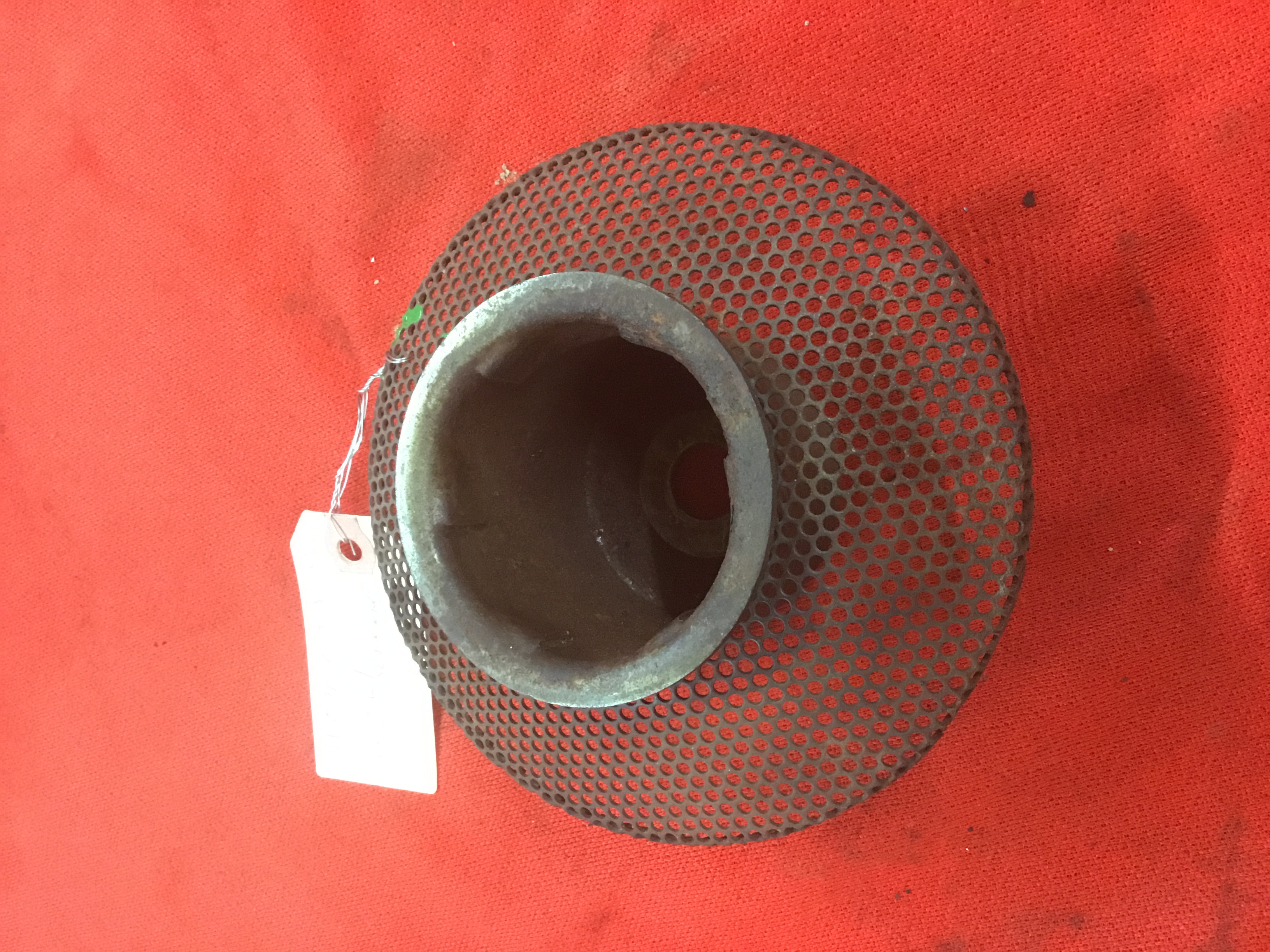 Cup with screen