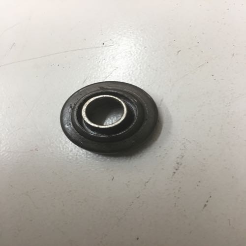 Retainer valve exhaust
