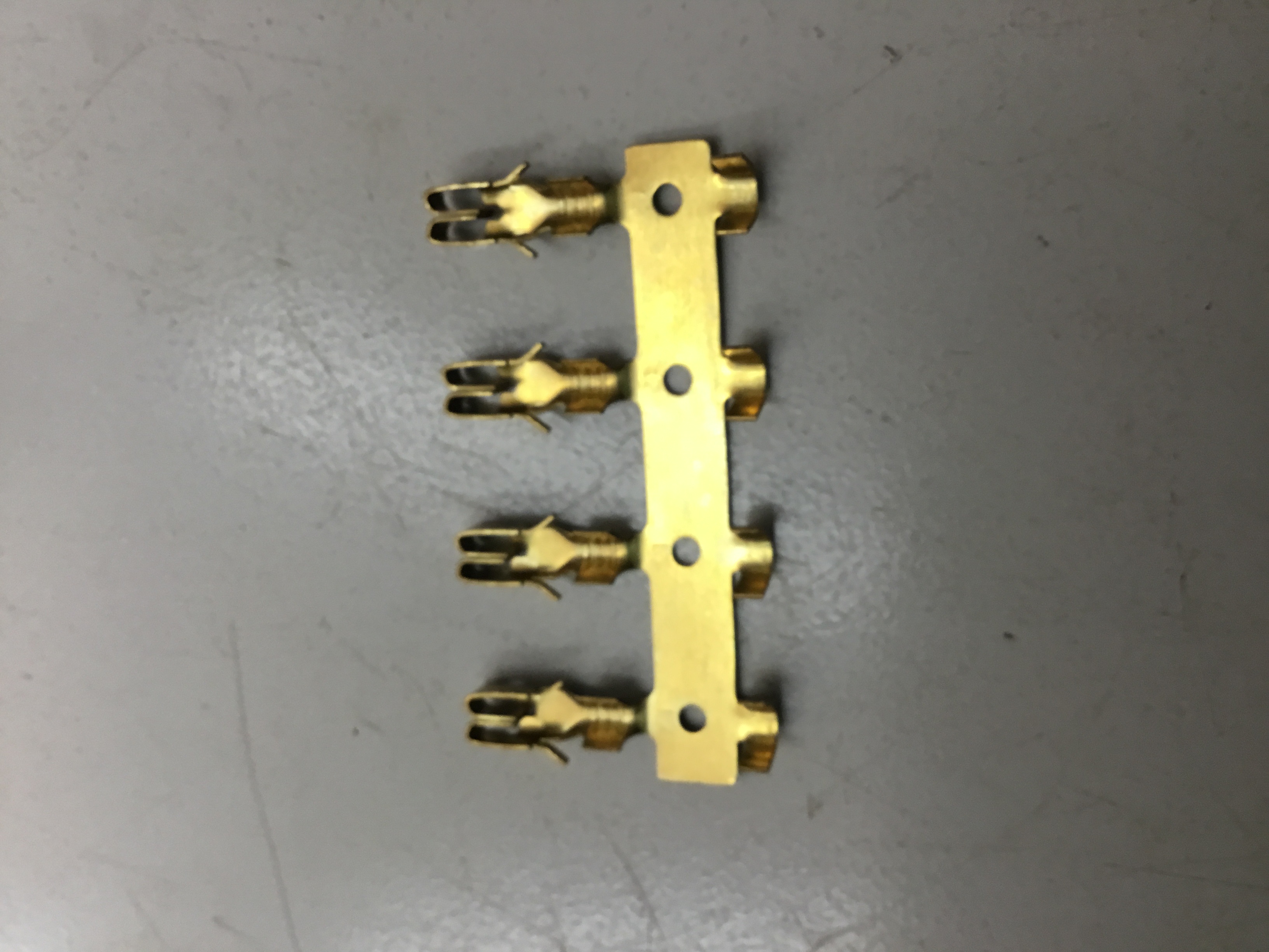 4 way terminal strip with 4 wire connectors for 4 way fuse block
