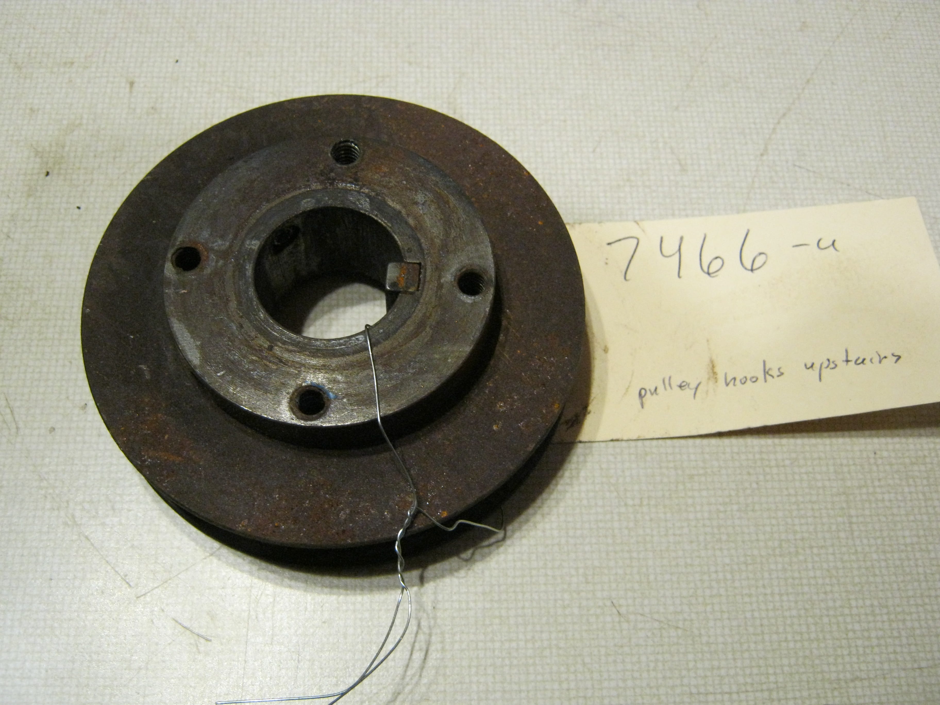 Pulley 1 1/8 keyed center and 4" OD for gear drive tractors