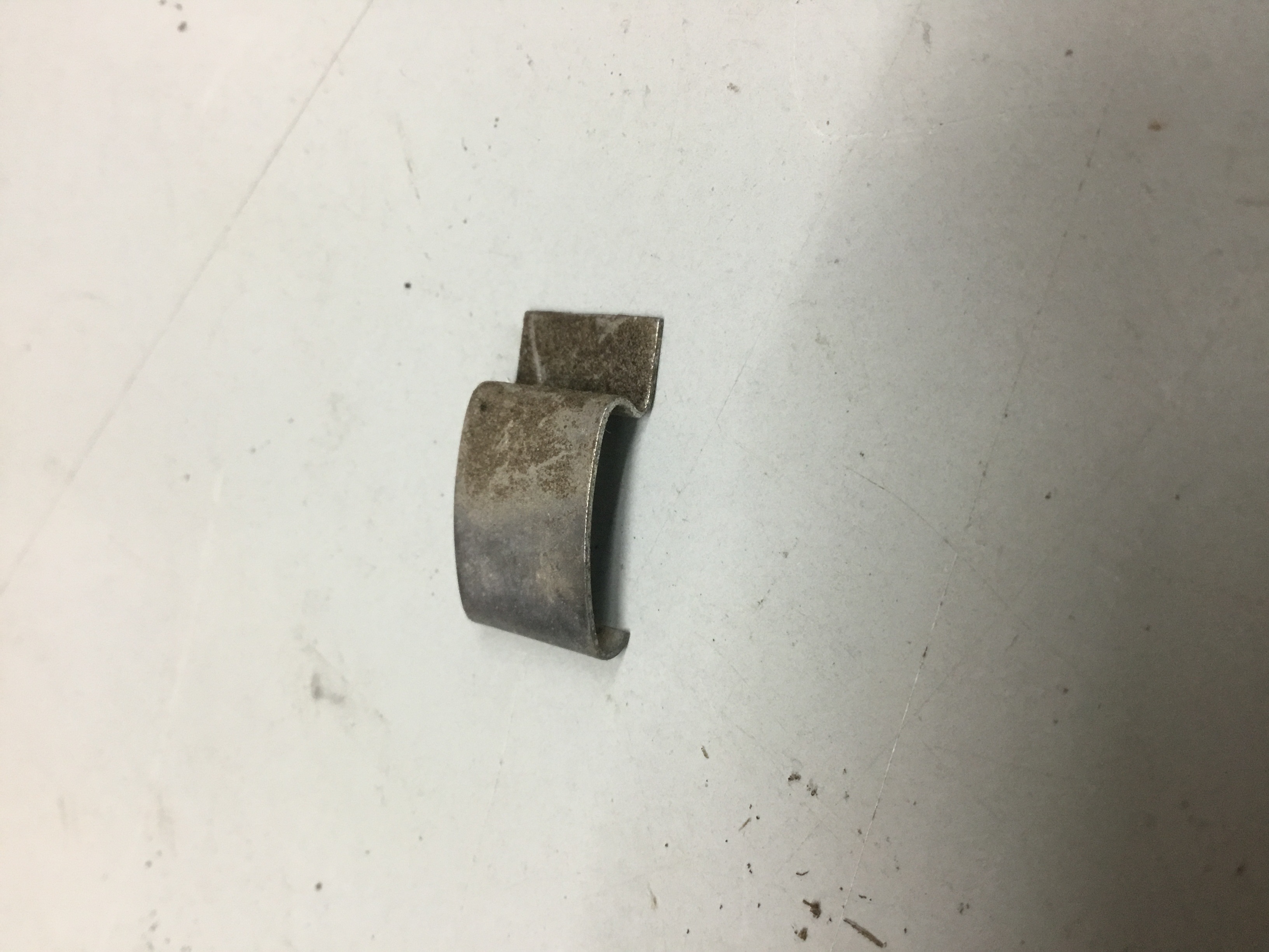 CLIP-RETAINER  for headlight lens